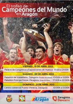 El trofeo de Campeones del Mundo de balonmano visita Zaragoza