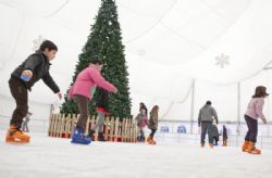 Zaragoza tendrá tres pistas de patinaje sobre hielo esta Navidad