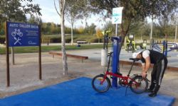 Repara tu bicicleta o patines gratis en el Parque del Agua