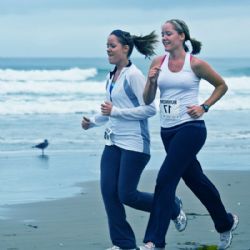 Correr en la playa: consejos, beneficios e inconvenientes