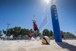 El CDM Actur inaugura el primer equipamiento municipal para practicar deportes de playa en Zaragoza