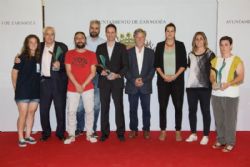  El Ayuntamiento condecora con los Premios Mujer y Deporte al Zaragoza CFF, la piragüista Selma Palacín y al Reto Femenino 10K