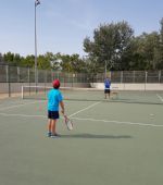 Nuevos grupos para los cursillos municipales de tenis