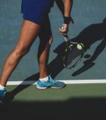 Para qué es bueno practicar tenis (y las posibles lesiones que debes vigilar)