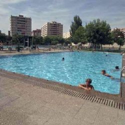 Calles para practicar la natación en las piscinas de verano