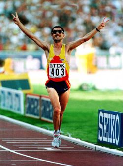 Martín Fiz estrenará en Zaragoza su película documental «FIZ, puro Maratón» Martín Fiz estrenará en Zaragoza su película documental «FIZ, puro Maratón»