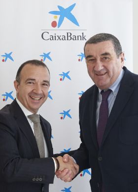 Zaragoza Deporte Municipal y CaixaBank renuevan por tres años el patrocinio del programa «Entra en acción»
