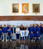 El Ayuntamiento recibe al Fútbol Emotion Zaragoza
