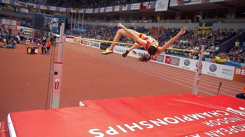 Clinic básico de salto de altura impartido por Ruth Beitia