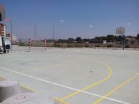 Pintado del lineado de la nueva Pista de Baloncesto. [Fecha: 13/06/2014]