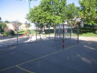 Instalación de nuevo vallado metálico en Pista de Fútbol Sala [Fecha: 21/07/2014]