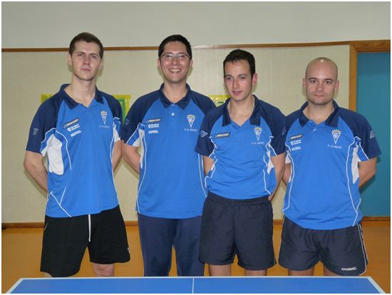 El equipo masculino de Tenis de Mesa del Centro Natación Helios afronta con ilusión el mayor reto de su historia