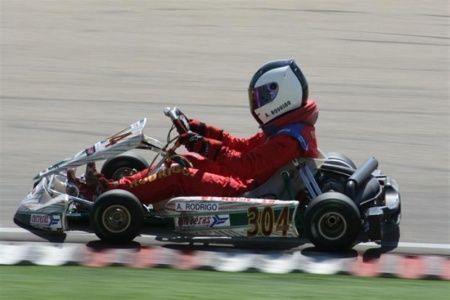 Zuera fue escenario de una interesante y calurosa jornada de karting en el certamen regional