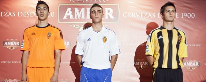 El Real Zaragoza y Adidas presentaron las equipaciones del conjunto maño para la temporada 2011/12 