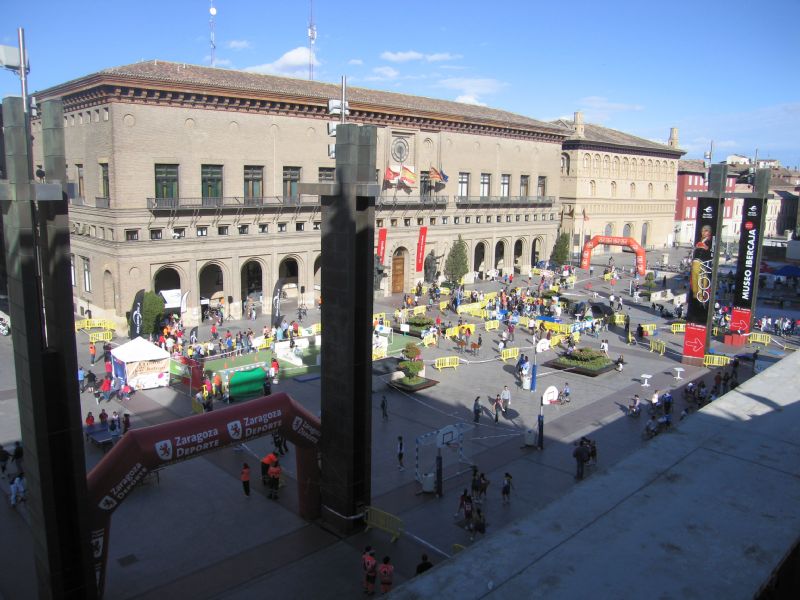 La Plaza del Pilar se llena de deportistas durante el «Día del Deporte en la Calle»