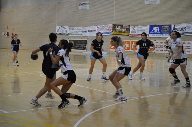 El Sagunto se impone en el  Trofeo «CAI-Ciudad de Zaragoza» de Balonmano Femenino