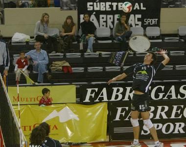 Regresa el gran derbi del voleibol aragonés