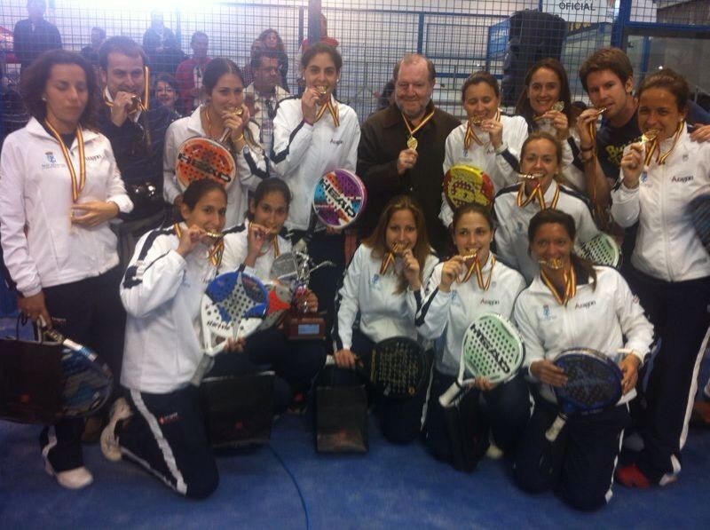 El equipo de pádel femenino del Real Zaragoza Club de Tenis se proclama Campeón de España