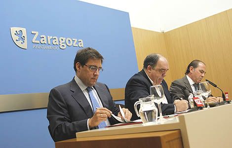 Firmado el convenio para la instalación del Video Marcador en el pabellón 'Príncipe Felipe'