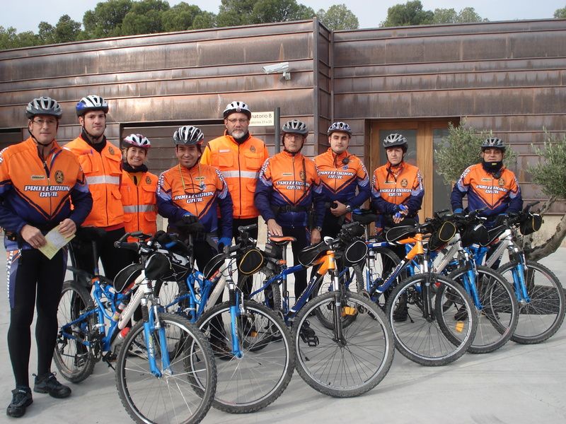 Voluntarios para concienciar del buen uso de la bicicleta