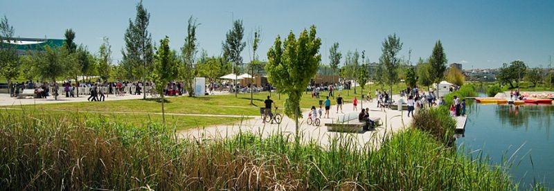 Actividades lúdicas y deportivas en el Parque del Agua