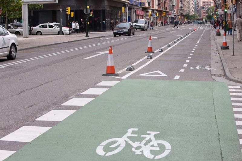 Concluyen los trabajos de la ampliación del carril bici en la calle Miguel Servet, en el tramo que va desde la calle Minas hasta el Tercer Cinturón