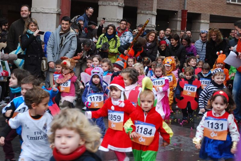 Fotos y vídeos de la II San Silvestre Zaragozana Martin Martin para niños