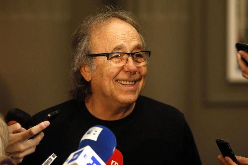 Una afonía obliga a Serrat a cancelar su concierto de hoy en Zaragoza Una afonía obliga a Serrat a cancelar su concierto de hoy en Zaragoza