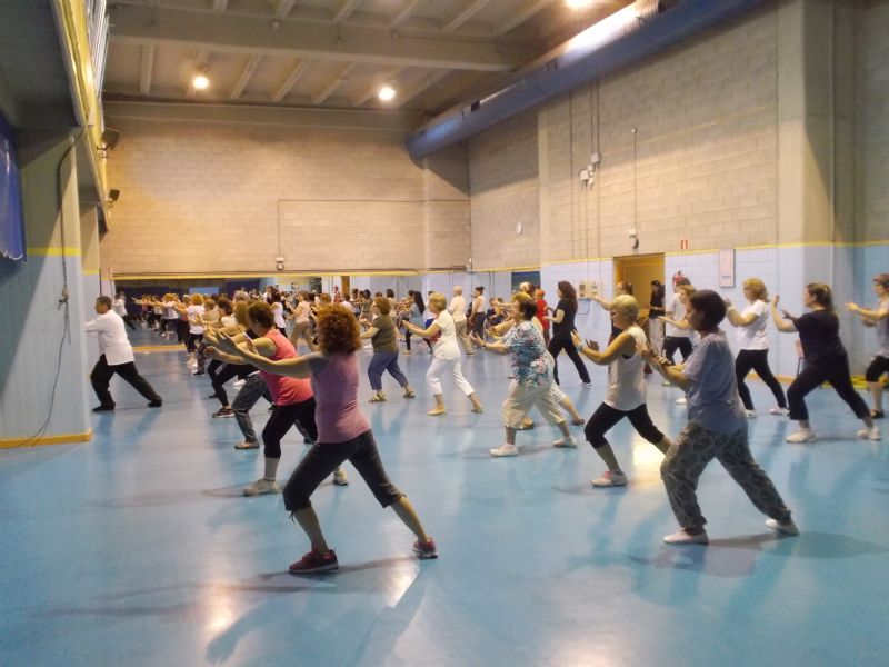 Más de 100 zaragozanos disfrutan de sesiones gratuitas de Tai Chi