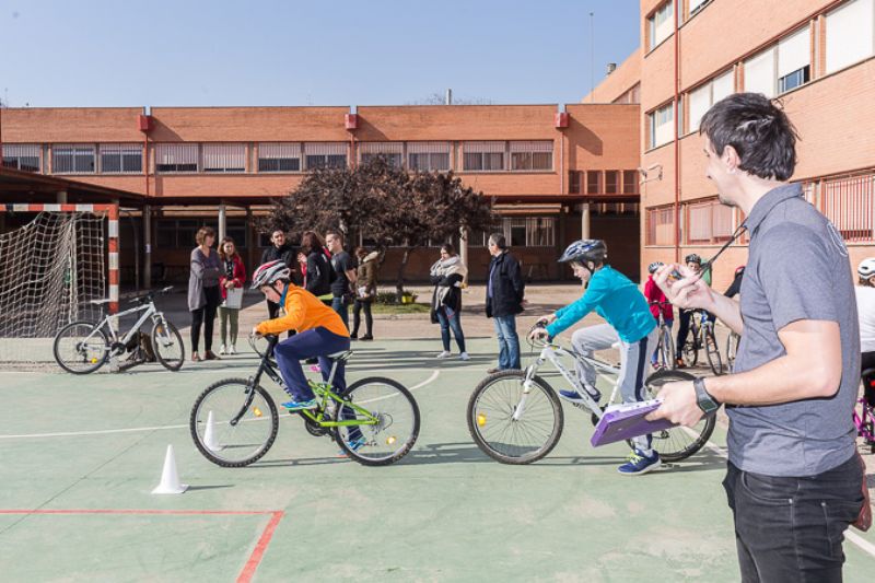 «La Bici en el Cole» enseñará a circular a 1.600 estudiantes de Primaria y Secundaria este año