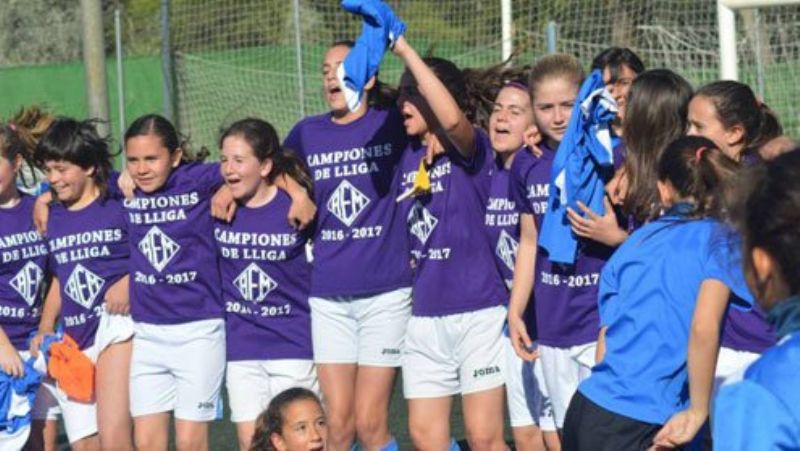 El infantil femenino del AEM de Lérida gana la Liga de Segunda masculina