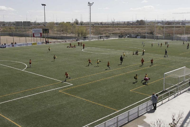 El Ayuntamiento de Zaragoza alcanza un acuerdo marco con los clubes para la regulación de los campos municipales de fútbol 