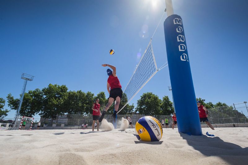 El CDM Actur inaugura el primer equipamiento municipal para practicar deportes de playa en Zaragoza