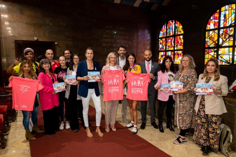 La Carrera de la Mujer teñirá de rosa las calles de Zaragoza este domingo con los 11.000 dorsales agotados