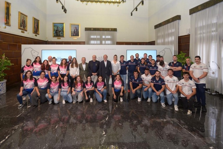 El Ayuntamiento recibe al Fénix Club de Rugby, que celebra este año su 40 aniversario