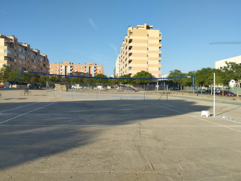 Nueva pista de voleibol al aire libre en Valdespartera