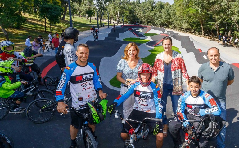El Parque Grande José Antonio Labordeta estrena el circuito pump track para bicicletas y una nueva zona de juegos infantiles El Parque Grande José Antonio Labordeta estrena el circuito pump track para bicicletas y una nueva zona de juegos infantiles