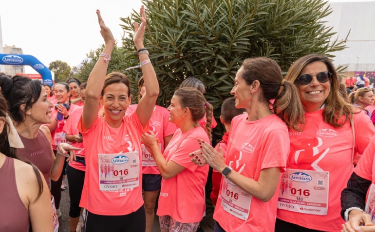 La Carrera de la Mujer recorre Zaragoza con un récord de 15.000 participantes