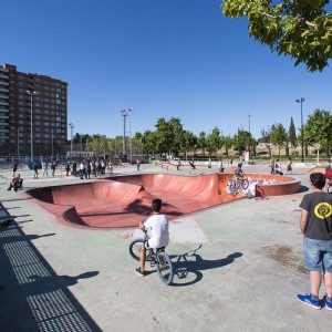 El skate park de Vía Hispanidad adquiere la denominación de «Ignacio Echeverría»