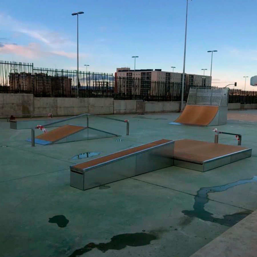 Ya están instalados los diferentes elementos modulares de skate en la Instalación Deportiva Elemental «Arcosur» de Zaragoza