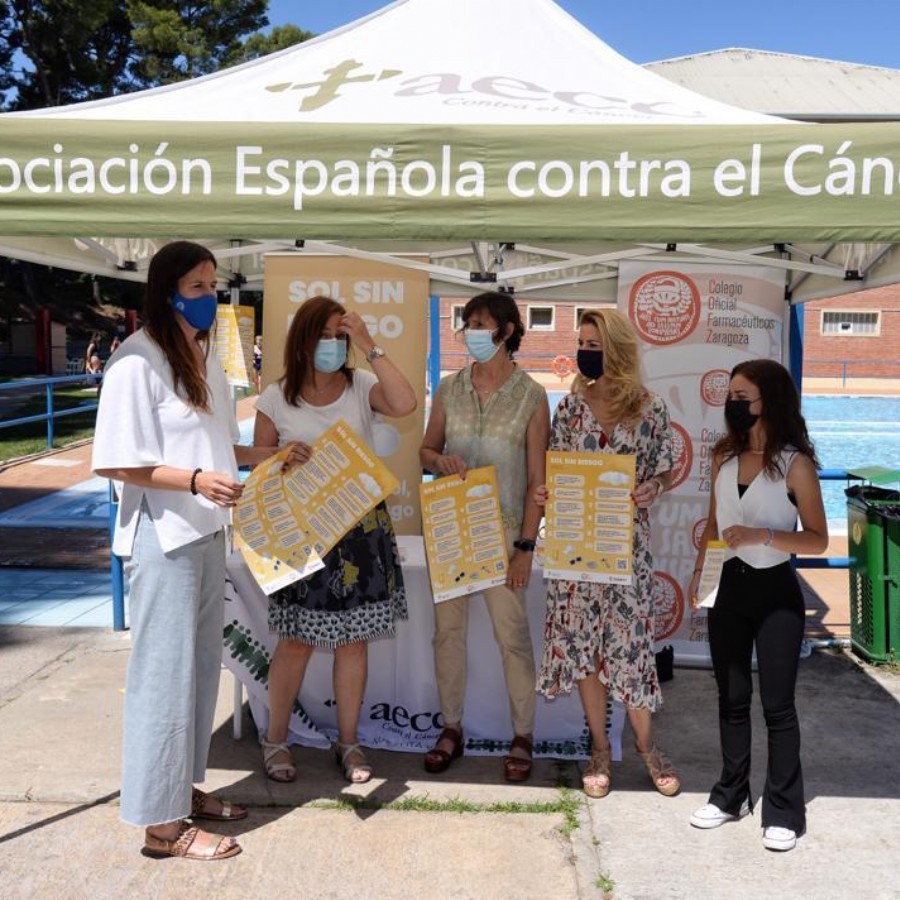 Las piscinas municipales se implican en la prevención del cáncer de piel con la campaña «Sol sin riesgo»