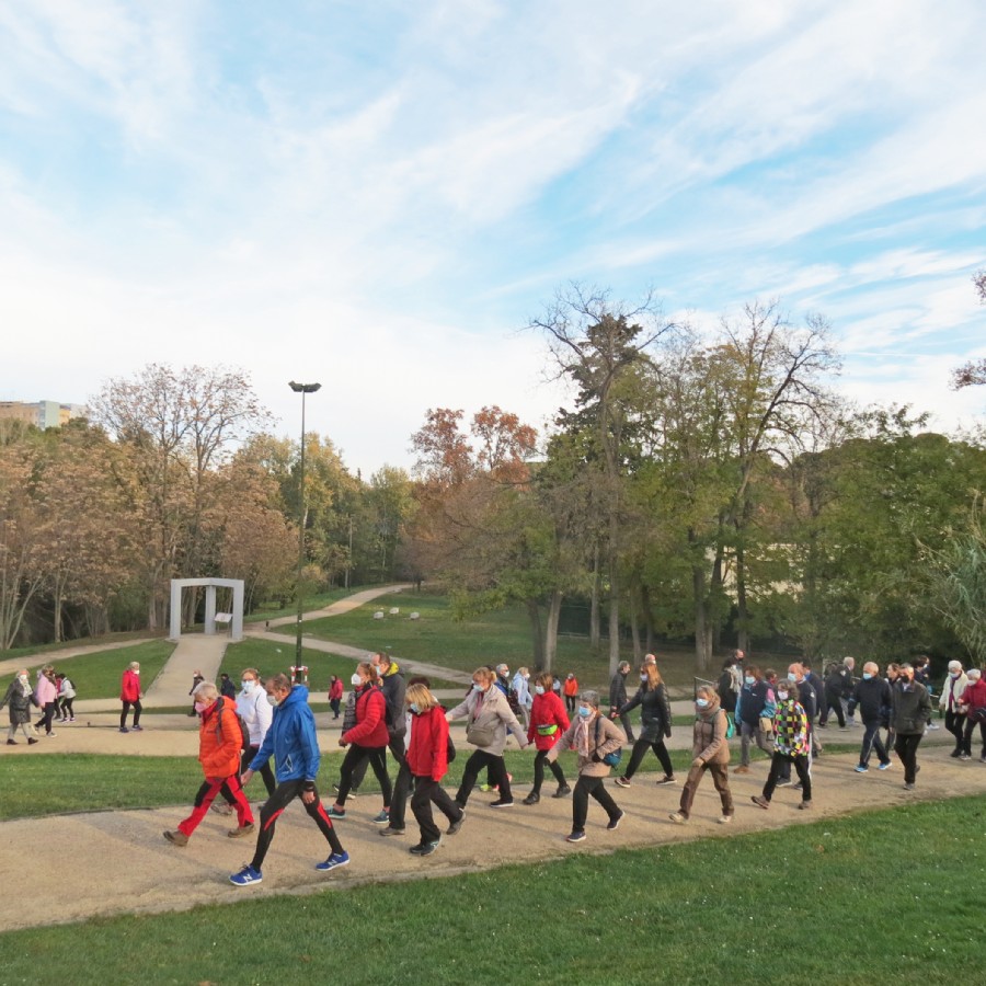 Regresan las andadas para mayores de Zaragoza Deporte con tres rutas semanales por zonas verdes de la ciudad