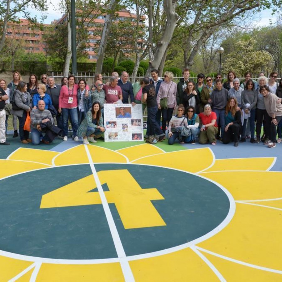 El Parque Bruil estrena la pista de baloncesto Pilar Valero