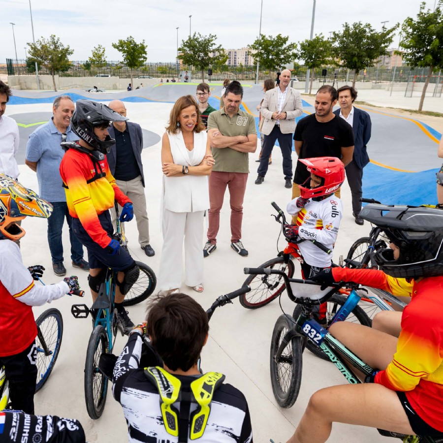 Arcosur ya disfruta de su nuevo circuito pump track para bicicletas
