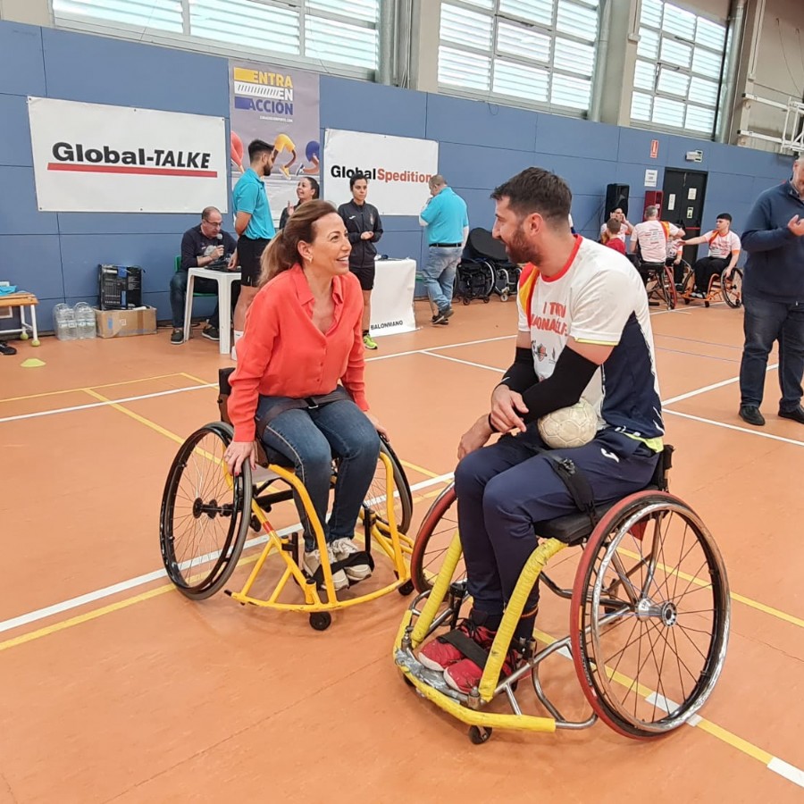 La alcaldesa Natalia Chueca asiste al I Torneo Nacional de Élite de balomnano adaptado que se celebra en Zaragoza