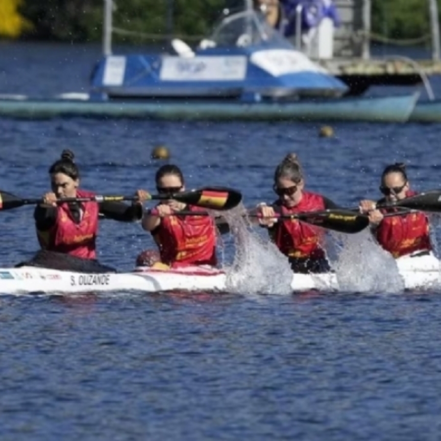 El K4 femenino, reluciente oro El K4 femenino, reluciente oro