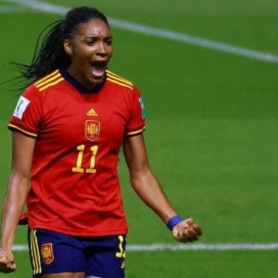 Salma Paralluelo, el talento aragonés que no falta a la cita con la Roja Salma Paralluelo, el talento aragonés que no falta a la cita con la Roja