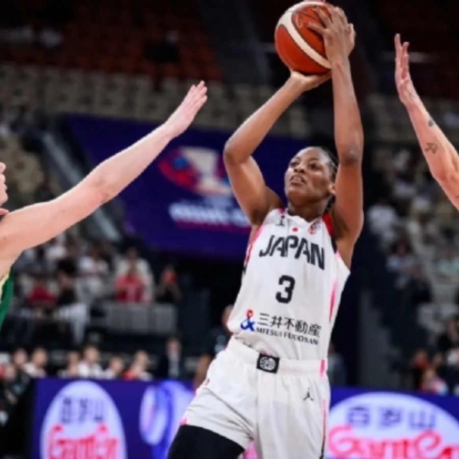 La jugadora de Casademont Zaragoza Stephanie Mawuli, subcampeona de la Copa de Asia