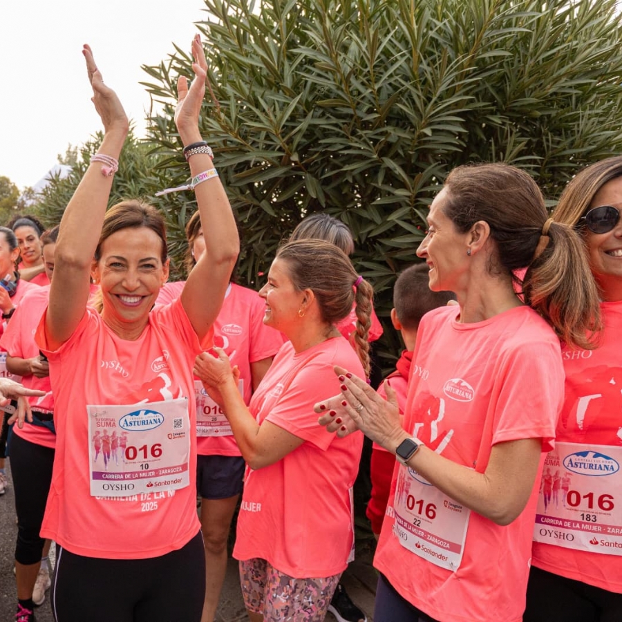 La Carrera de la Mujer recorre Zaragoza con un récord de 15.000 participantes La Carrera de la Mujer recorre Zaragoza con un récord de 15.000 participantes