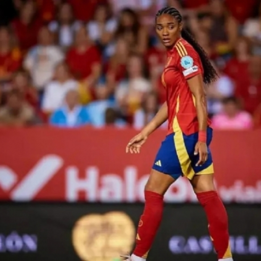 Salma Paralluelo, de 8 a 10 semanas de baja, por una rotura parcial del ligamento lateral Salma Paralluelo, de 8 a 10 semanas de baja, por una rotura parcial del ligamento lateral